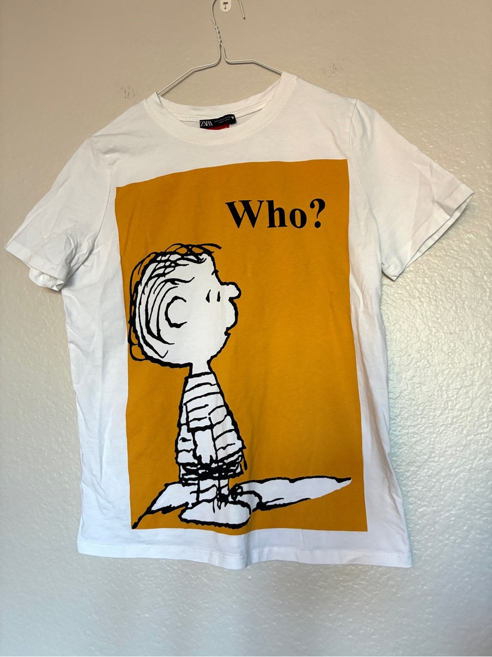 Zara Peanuts White & Mustard Graphic Tee with 'Who?' Print Women’s S Classic Fun